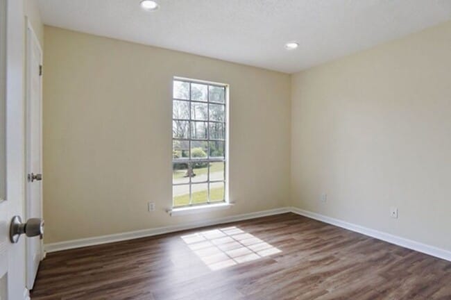 Building Photo - 1748 Sonia Dr