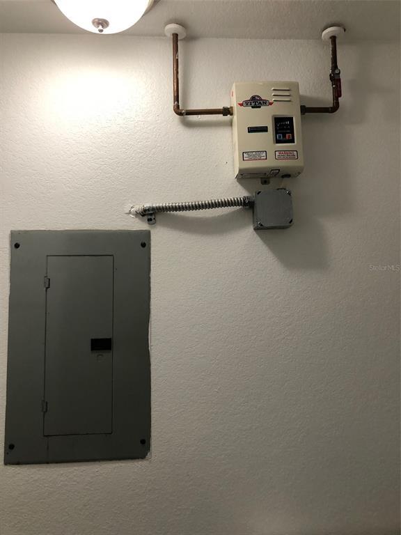 Building Photo - 25385 Sandhill Blvd