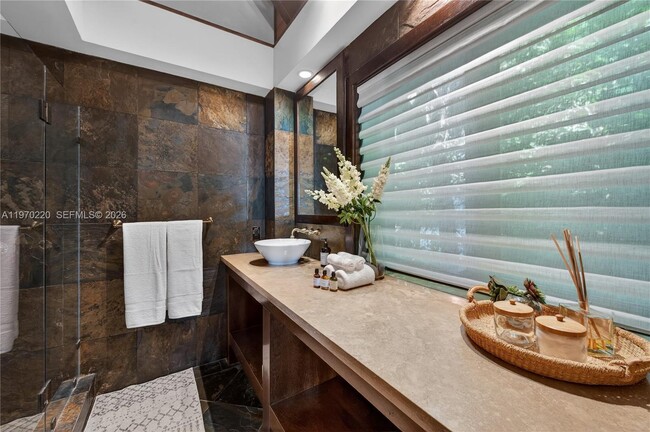 Building Photo - 14 W San Marino Dr