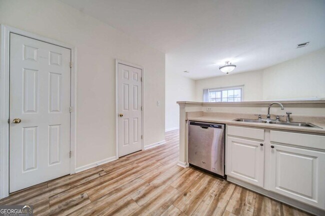Building Photo - 3285 Hidden Cove Cir NW