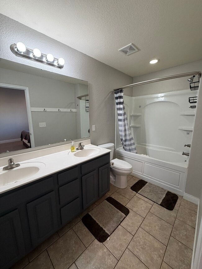 Building Photo - 21935 Lafayette Rd