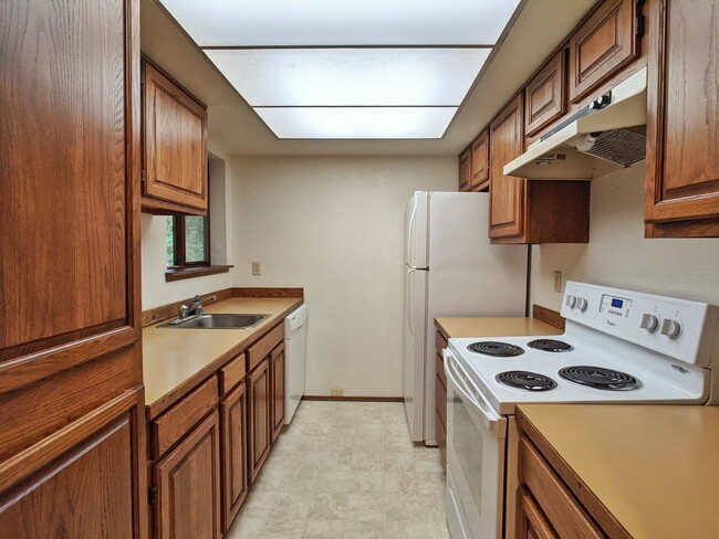 Building Photo - 2 Bed/2 Bath Spaulding Beach Condo