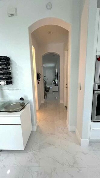 Building Photo - 6923 Julia Gardens Dr