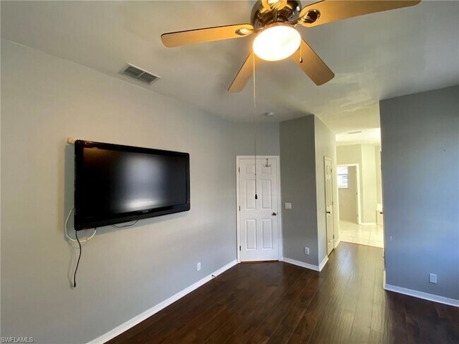 Building Photo - 74 Burnt Pine Dr