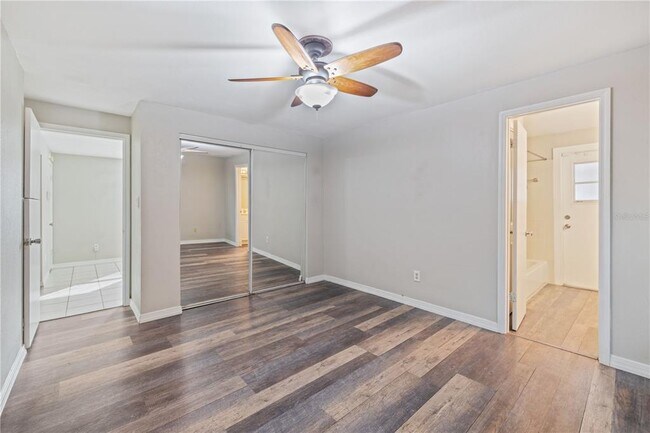 Building Photo - 6001 S Himes Ave