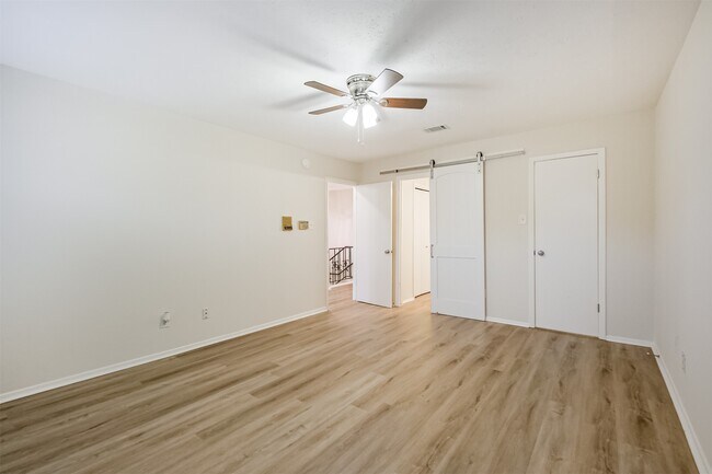 Building Photo - 3362 Continental Dr