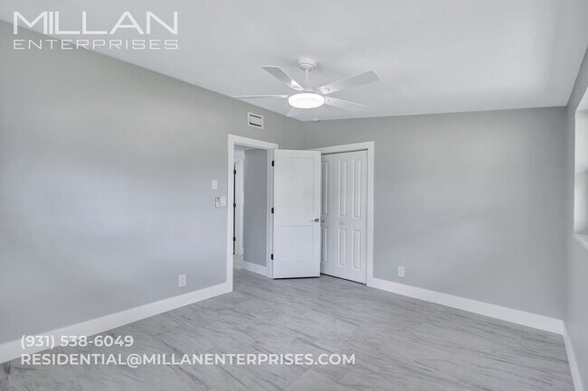 Building Photo - 325 Capri Blvd