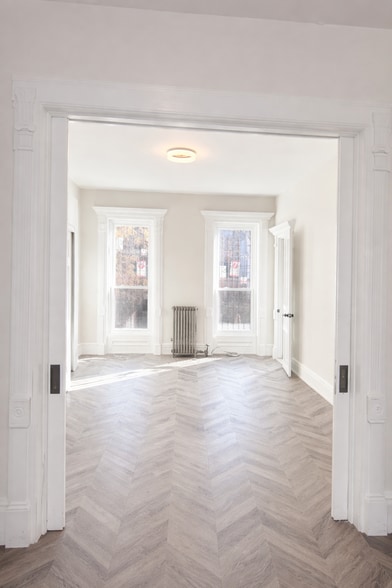 Building Photo - 18A Vernon Ave