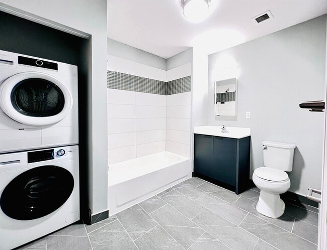 Building Photo - 160 Lafayette St