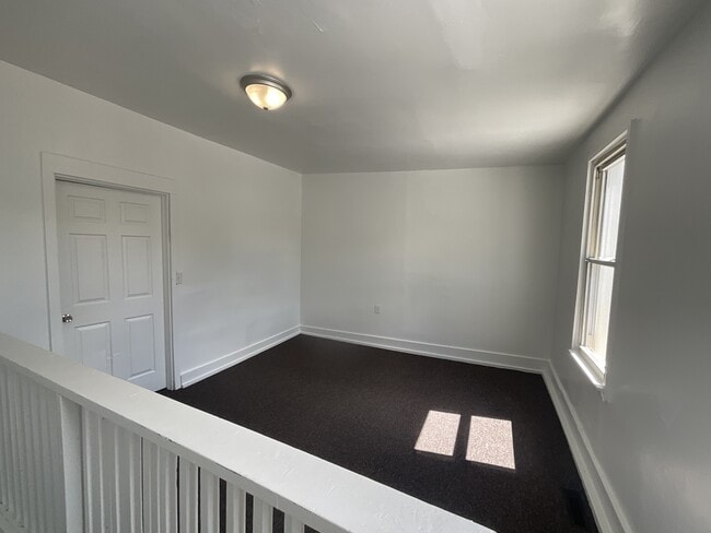 Building Photo - 330 Smyser St