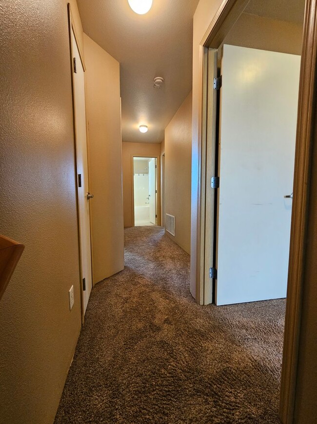 Building Photo - Beautiful 3 bed, 2.5 bath home in Fife