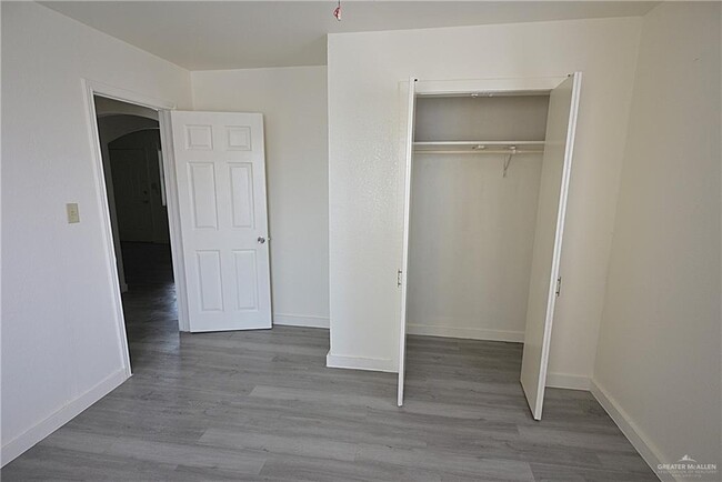 Building Photo - 401 N Bethel St