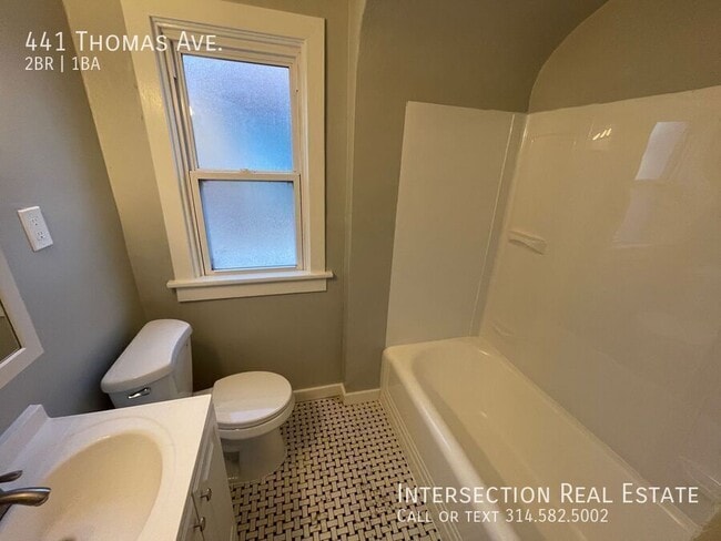 Building Photo - 441 Thomas Ave