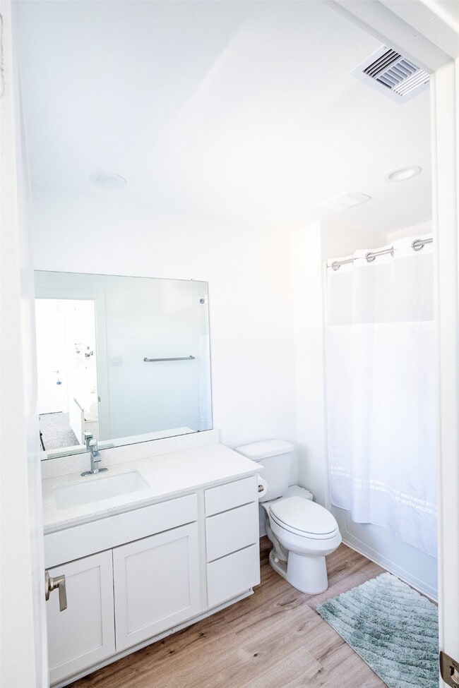 Building Photo - 14035 Vly Crk Ct