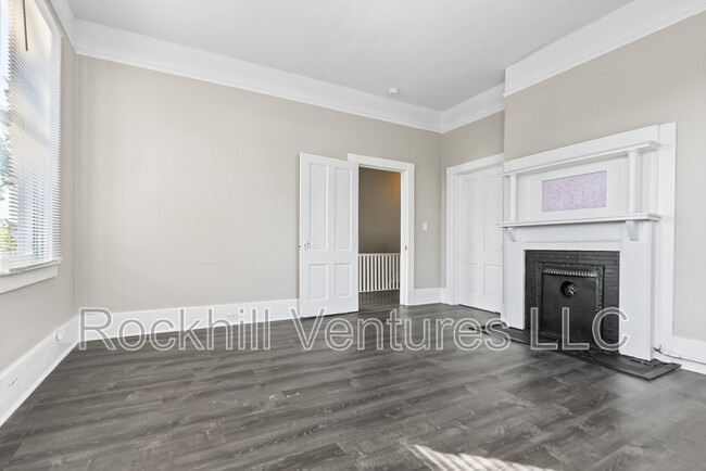 Building Photo - 508 W 42nd St