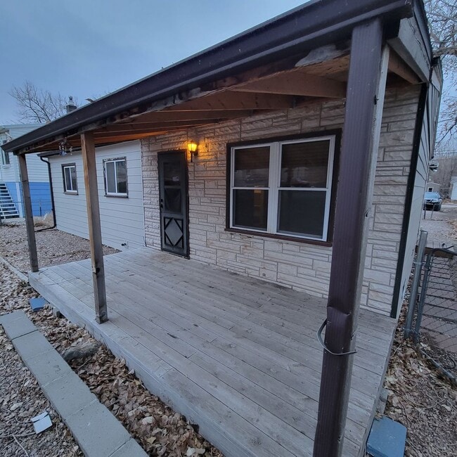 Building Photo - 3 Bed, 1 Bath Home for rent. One level living!