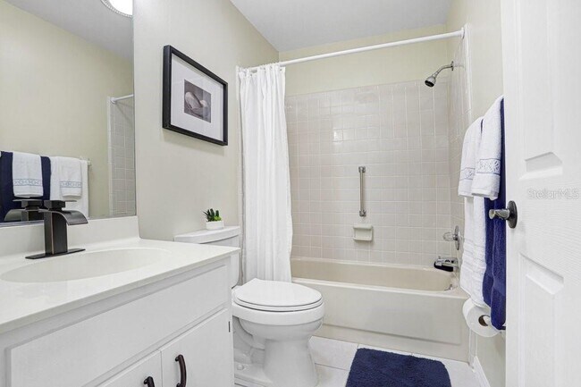 Building Photo - 2306 Lancaster Dr