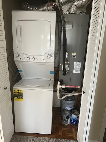 Building Photo - 14015 Vista Dr