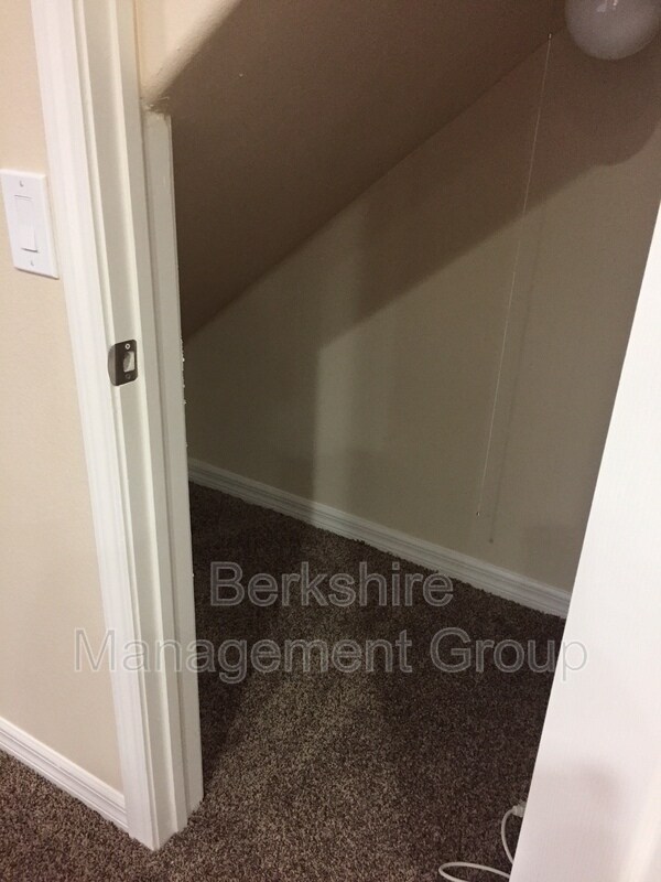 Building Photo - 5041 Chipotle Ln