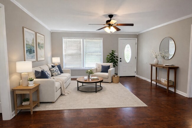 Building Photo - $1500 3 Bedroom 2 Bath Modern Brick Home!