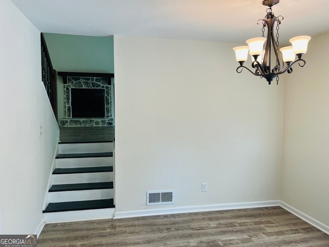 Building Photo - 28 Bowers Dr