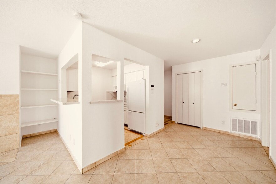 Building Photo - 2333 Bering Dr