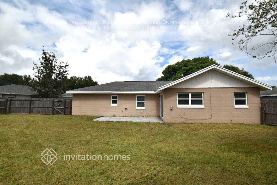 Building Photo - 3167 Windchime Cir S