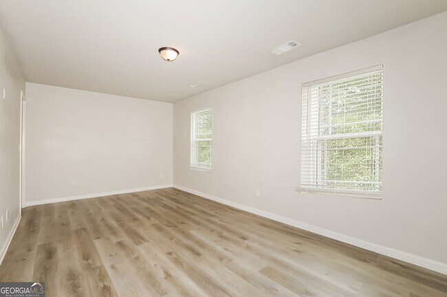 Building Photo - 1845 Simmons Ln