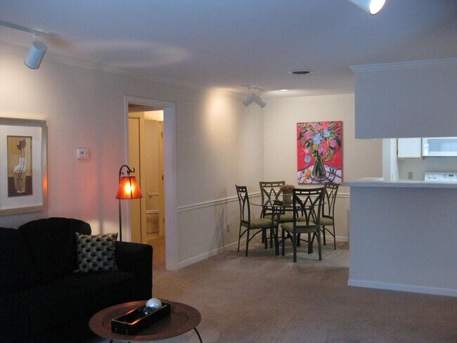 Building Photo - MIRKAMANDARI RENTAL