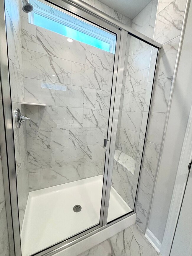 Building Photo - Perfect family home in Ocean Isle Beach