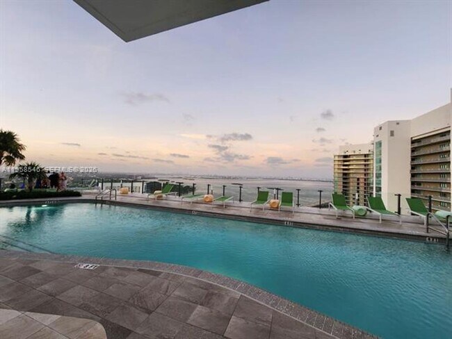 Building Photo - 501 NE 31st St