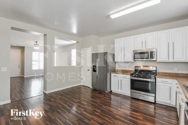 Building Photo - 7595 E Cholla Overlook Dr