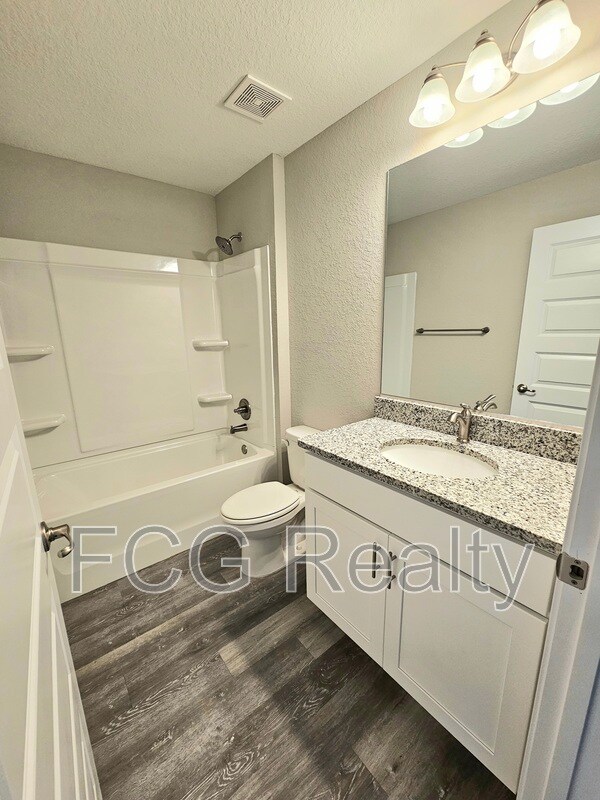 Building Photo - 8500 N Sussex Dr