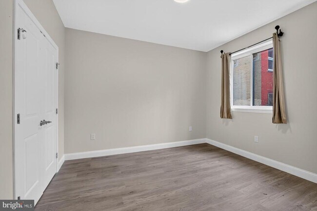 Building Photo - 519 N 11th St