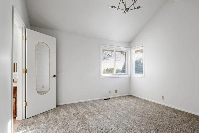 Building Photo - Exceptional Millard School District Home F...