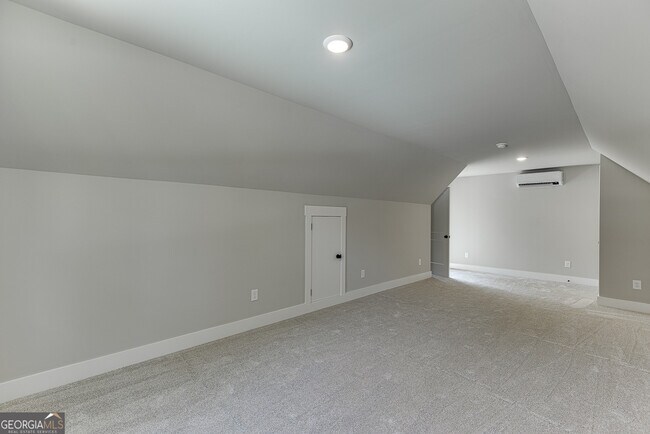 Building Photo - 125 Rains Rd