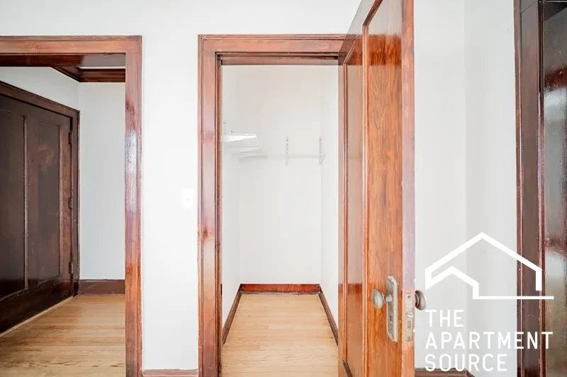 Building Photo - 4207 W Fullerton Ave