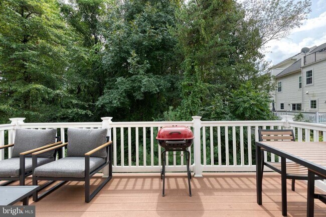 Building Photo - 513 Bluffton Dr