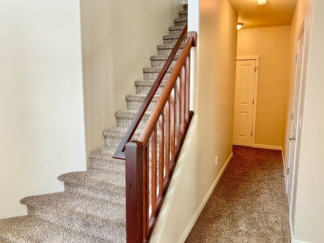 Building Photo - DON'T MISS THIS ONE...  - Quiet, 4 bedroom...