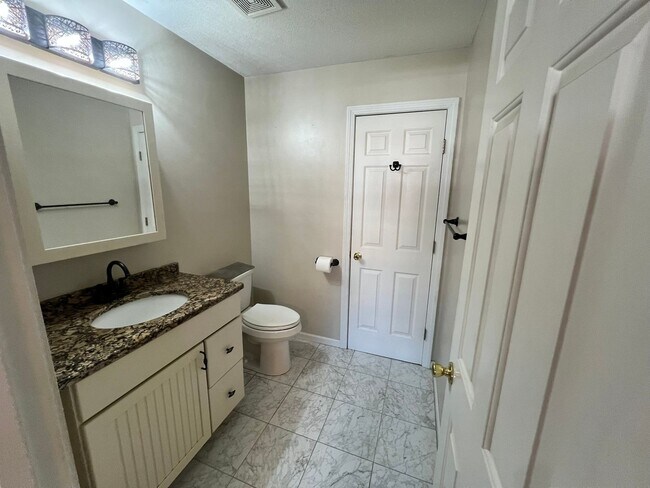 Building Photo - Beautiful Two Bedroom, Two Bath Condo in Ludlow. Available Now!