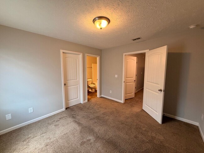 Building Photo - 2 Bedroom, 2.5 Bath Townhome in Antioch - Available Now!