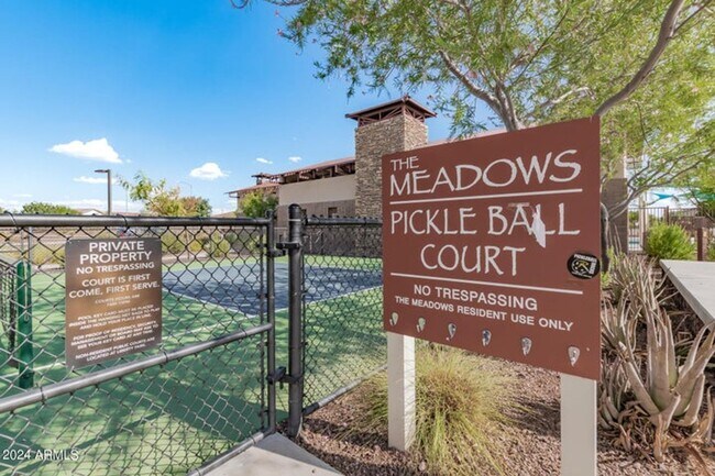 Building Photo - Charming 4 bedroom, 3 bath home in North P...