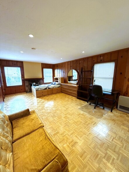 5 windows view fenced yard, 5-drawer storage bed, 6-drawer double dresser, desk, chair, bookcase - 2919 23rd Ave