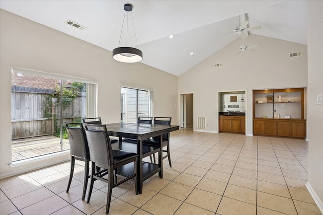 Building Photo - 8018 Cobblefield Ln