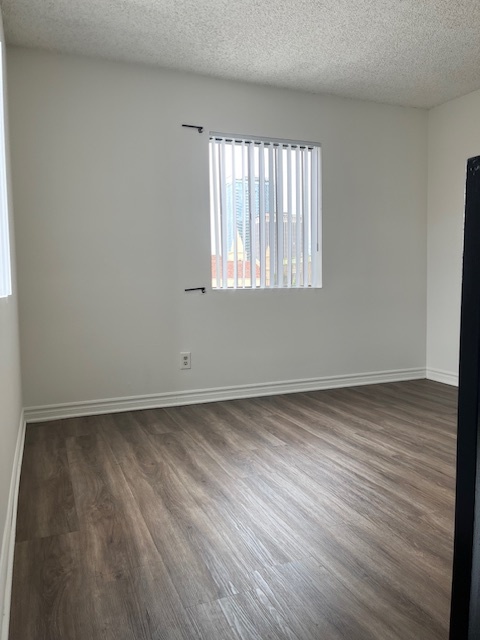 Building Photo - 2928 Leeward Ave