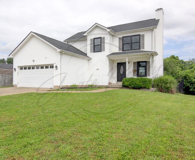 Building Photo - Three Bedroom On One Acre Lot in Clarksvil...