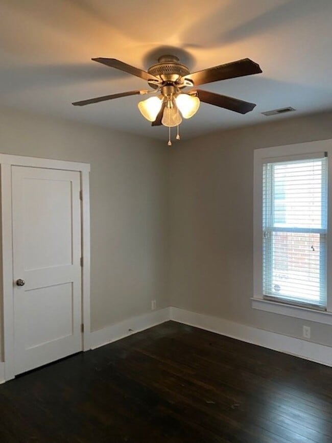 Building Photo - Cargo District home located within walking distance of Downtown Wilmington