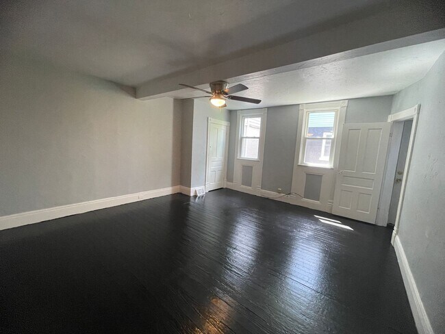 Building Photo - Updated 2 bedroom house for rent in the South Side !