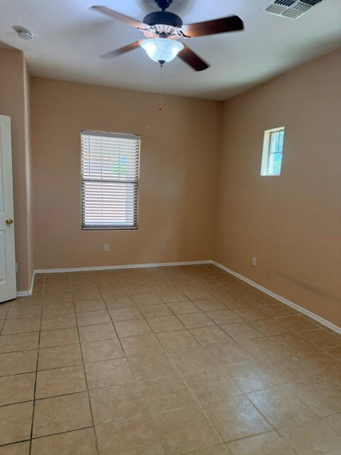 Building Photo - 13271 W Clarendon Ave