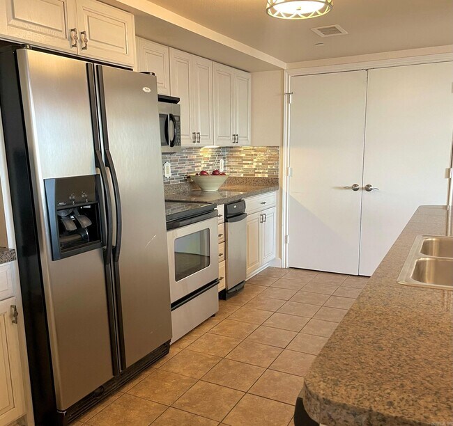 Building Photo - 523 S Louisiana St